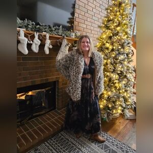 Meet your Posher, Leslie